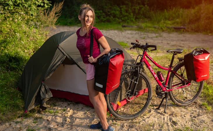 How do you properly close a bicycle pannier…?